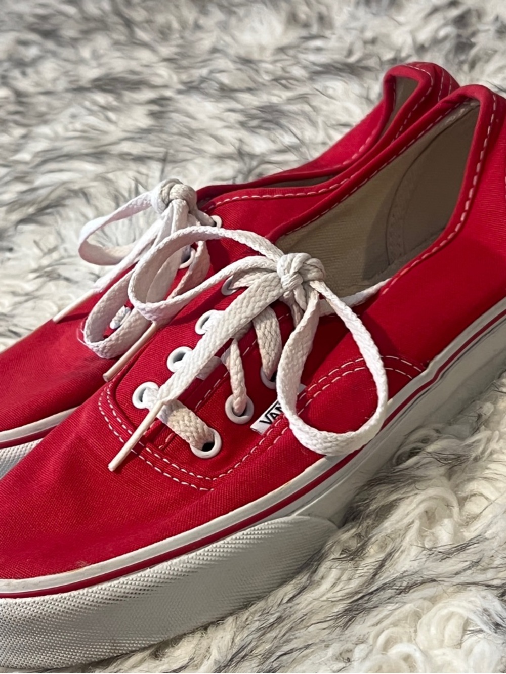 Vans Low-Top Canvas Sneakers in Red and White - Picture 4 of 8